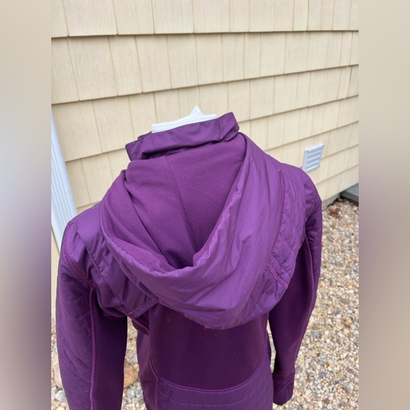Lululemon First Mile Jacket Purple - Picture 11 of 16